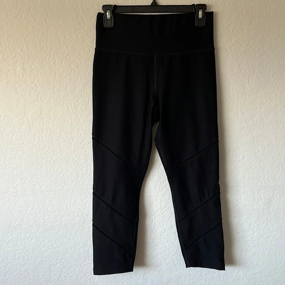 Black, active yoga pants - Picture 1 of 5